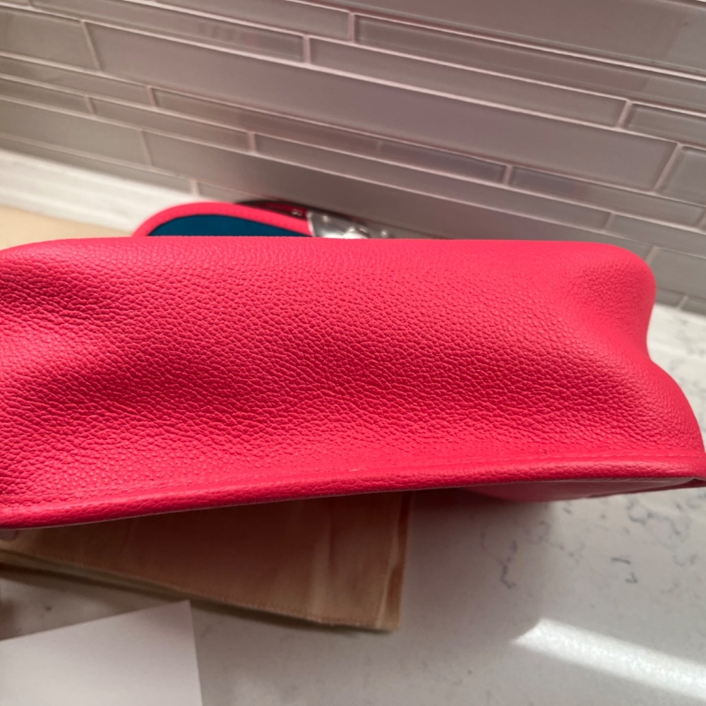 Louis Vuitton Buci Crossbody Bag Epi Leather - Picture 7 of 12